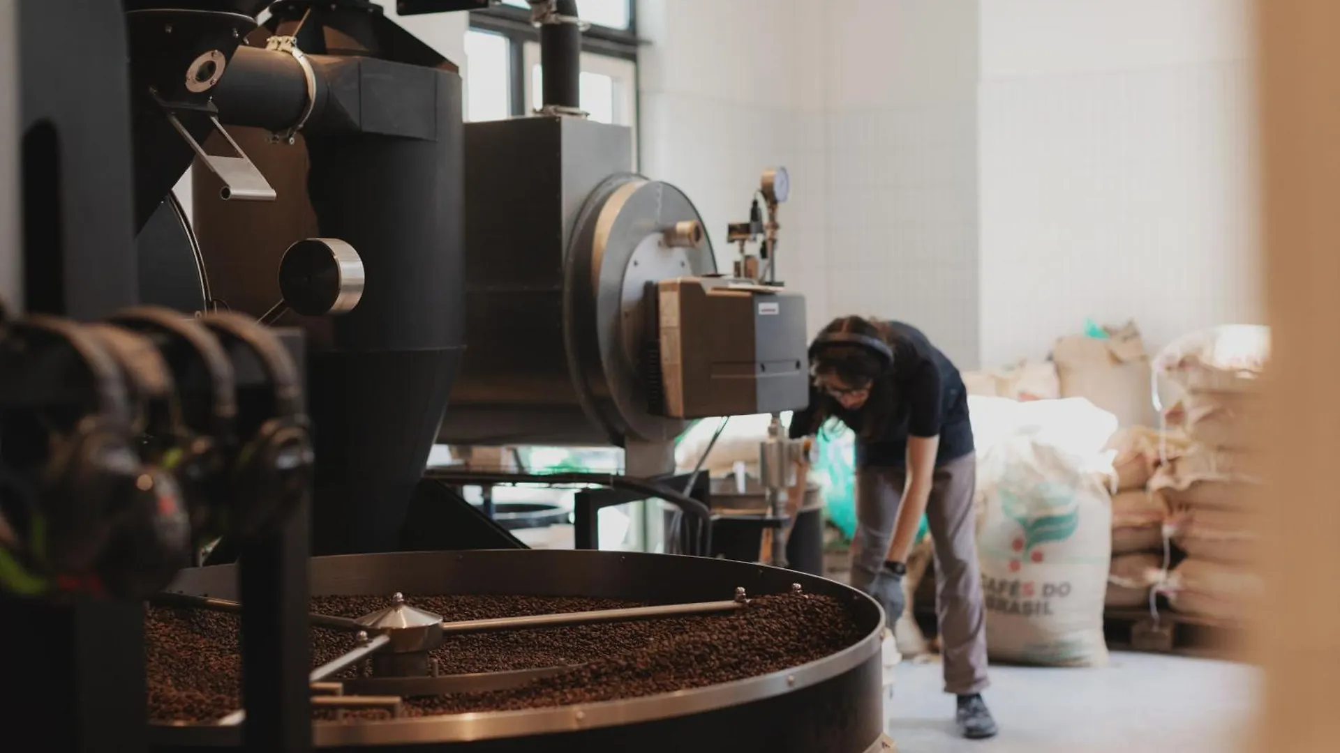 Man Met Bril Koffie Hotel Rotterdam