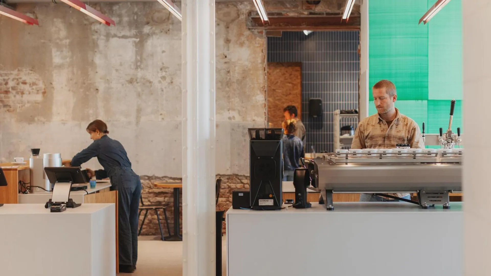 Man Met Bril Koffie Hotel Rotterdam
