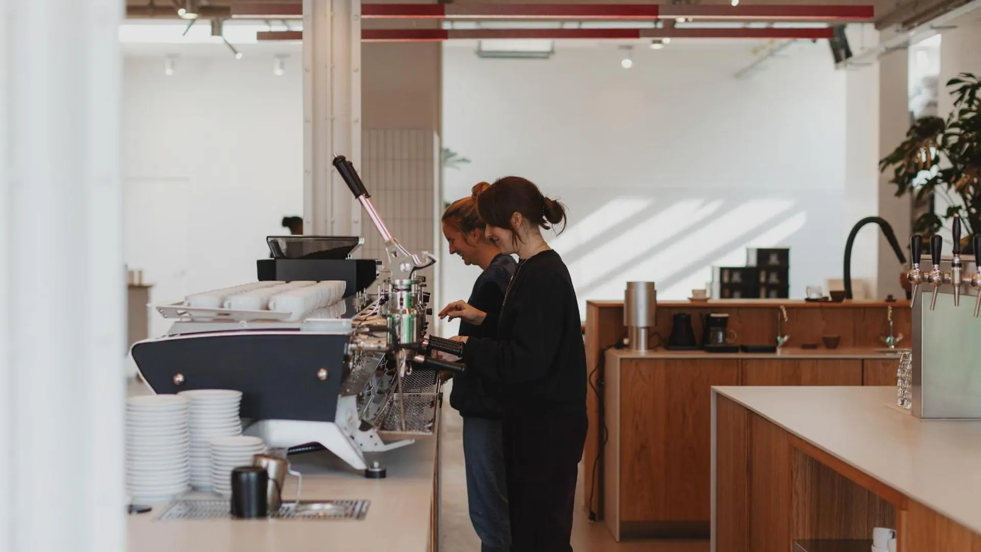 Man Met Bril Koffie Hotel Rotterdam